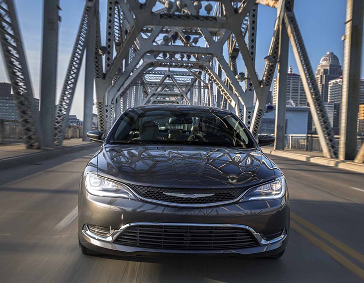 2016 Chrysler 200 первый взгляд